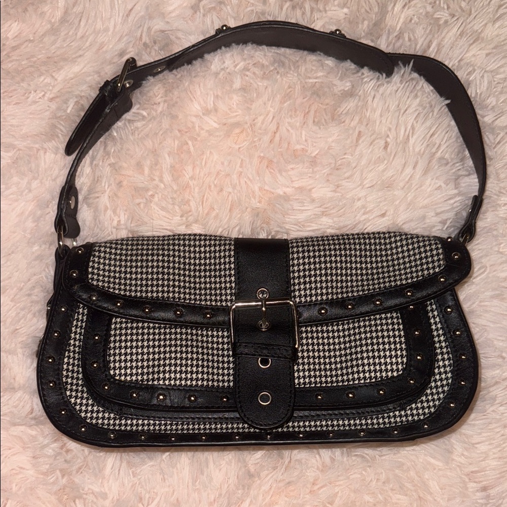 Stylish Black and White purse